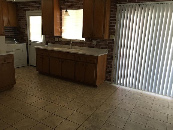 Dining Room & Kitchen