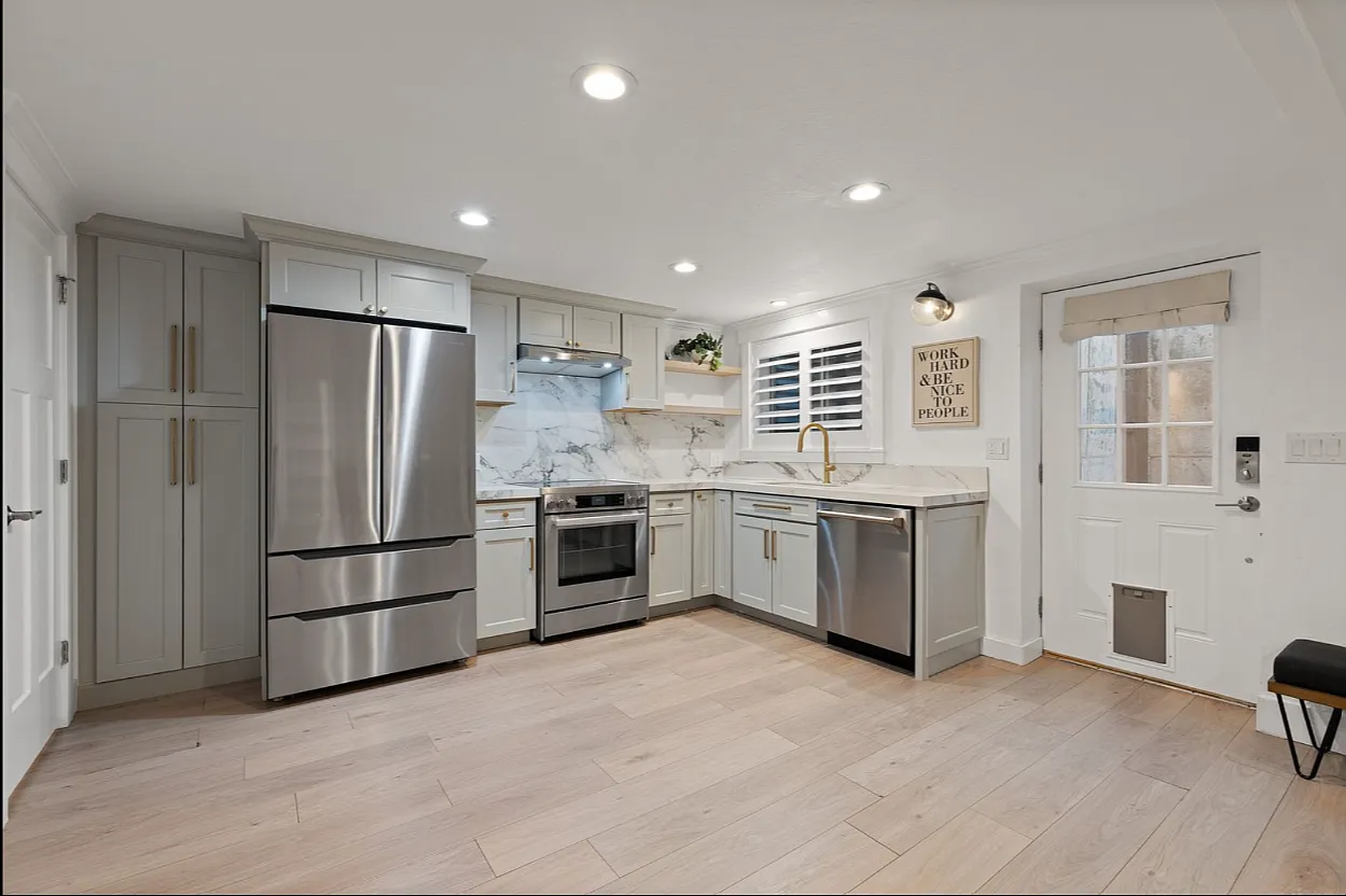 2 bed, 1700 sqft, $2,200 — Photo 2