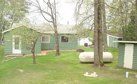 4th image of 41987 Birchwood Dr