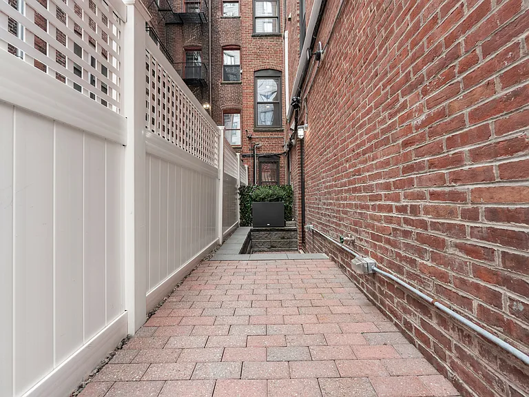 61 Saint Botolph St #61 — Photo 43