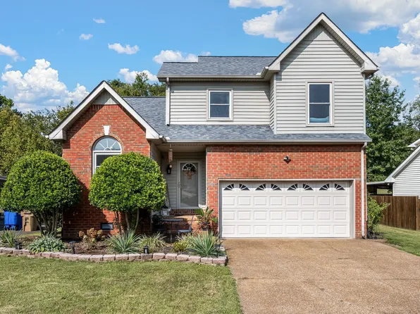 319 Dorr Dr, Goodlettsville, TN 37072