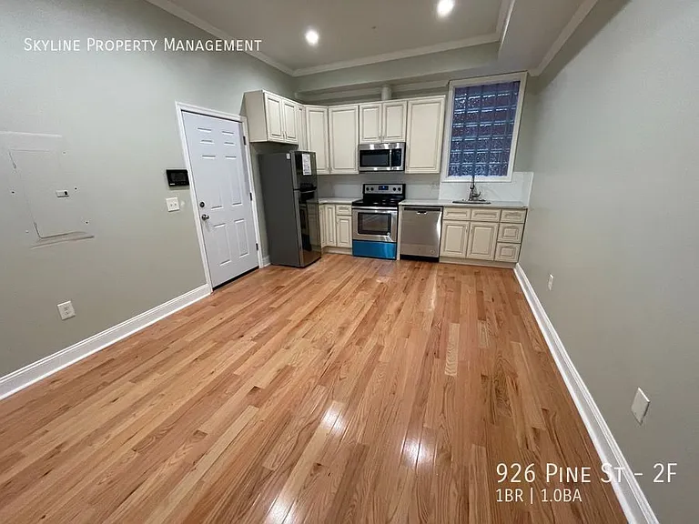 926 Pine St #2F — Photo 1