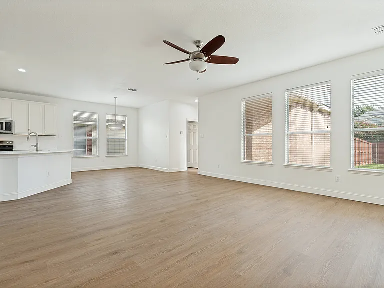 5925 Pine Meadow Ln — Photo 9