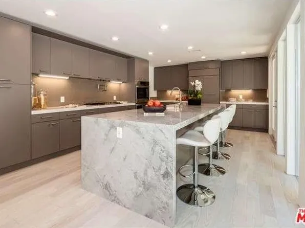 2630 Zorada Dr, Los Angeles, CA 90046