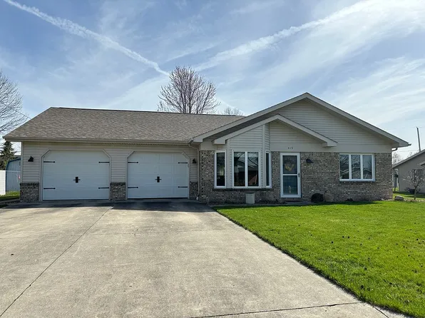419 Clover Ln, Archbold, OH 43502