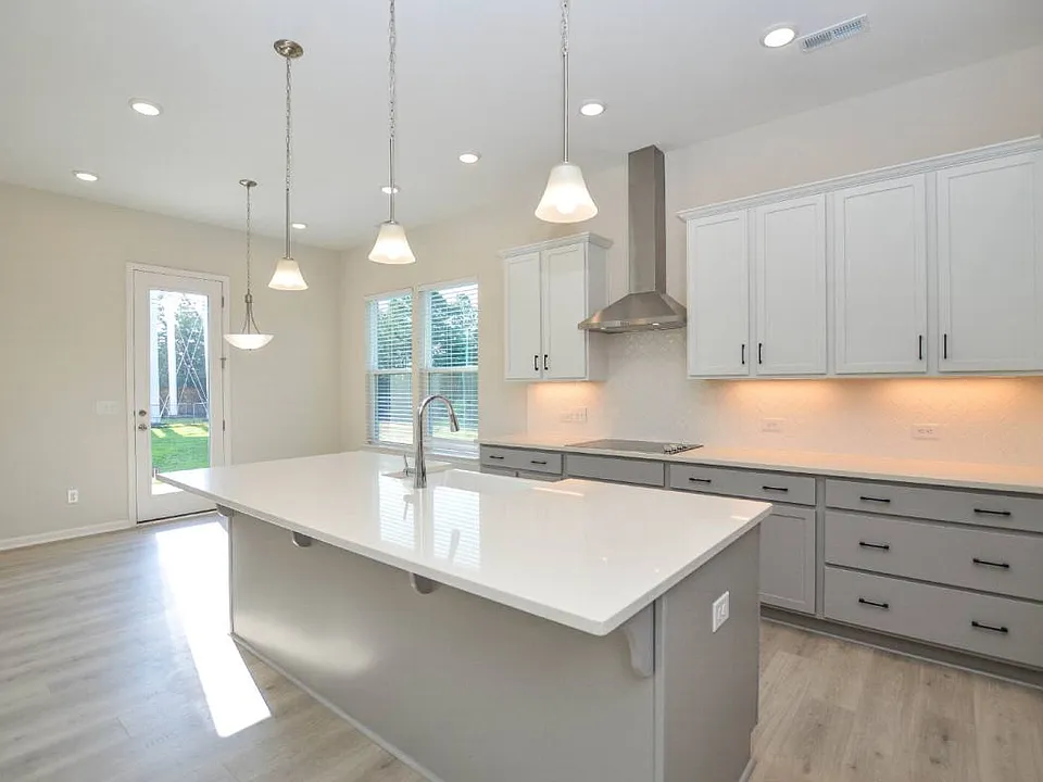 1657 Scotch Pine Ln