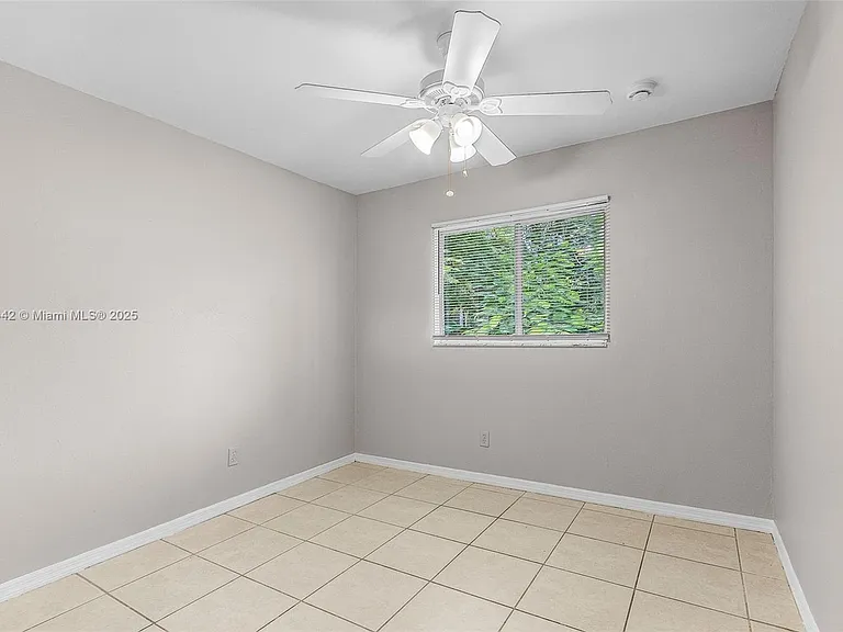 2412 Millie Ave S #2412 — Photo 14