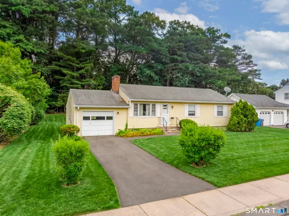 54 Woodhill Road, Manchester, CT 06042