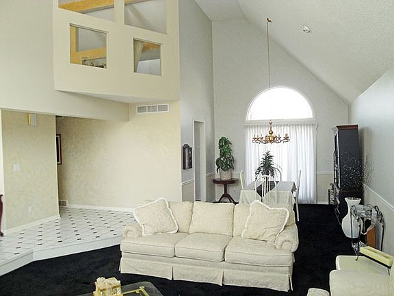 Formal living area