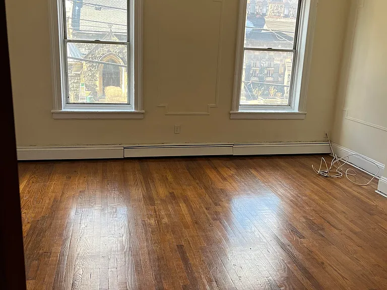527 Willow Ave #3 — Photo 6