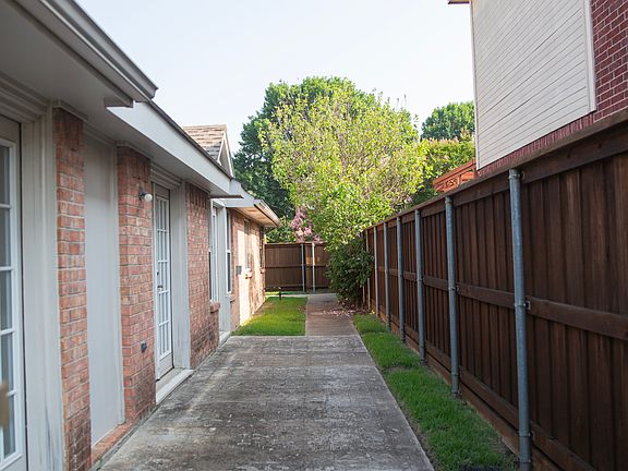 5th image of 610 Willow Oak Dr