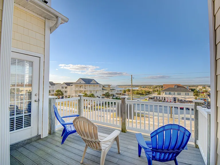 205 Summer Winds Pl — Photo 2
