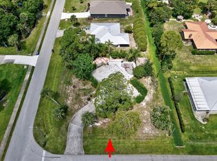 702 Lake Dr, Sebastian, FL 32958