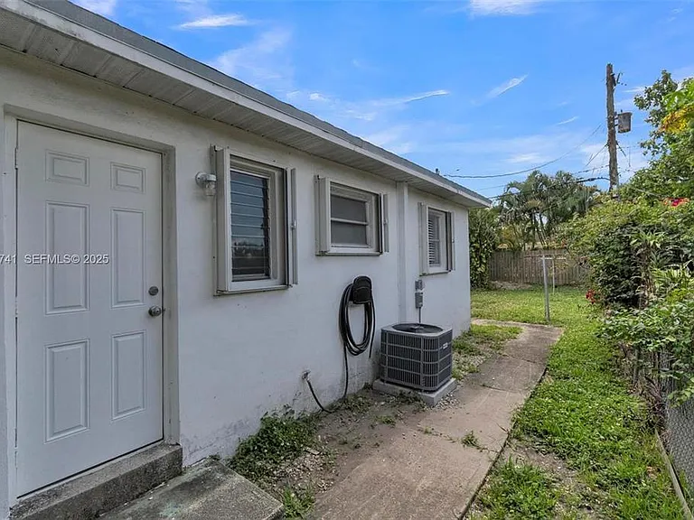 6340 Dawson St — Photo 29