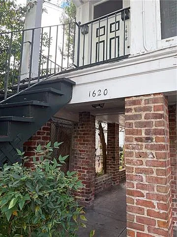 1 bed, 1.0 bath, 1050 sqft, $1,400 — Photo 2
