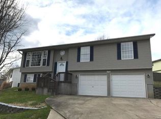 4728 Brecht Ln, Godfrey, IL 62035