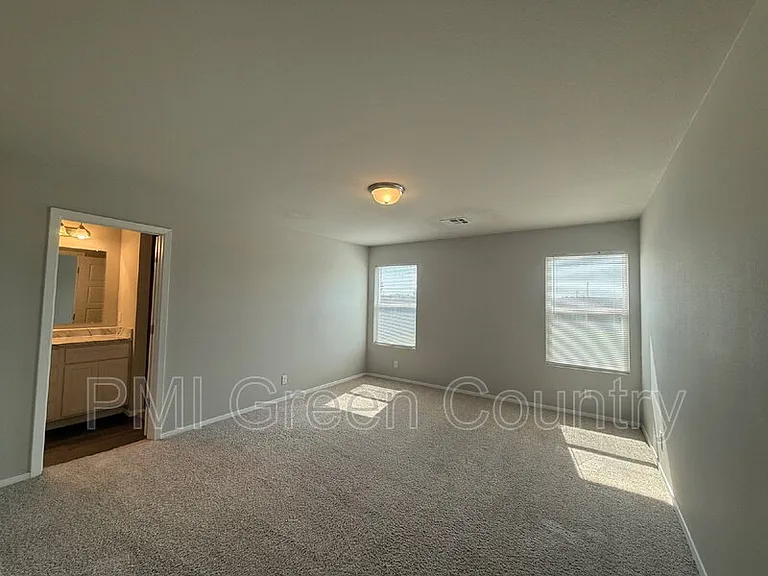 16124 S 83rd East Ave — Photo 9