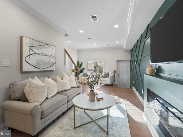 1533 N Milton Ave, Baltimore, MD 21213