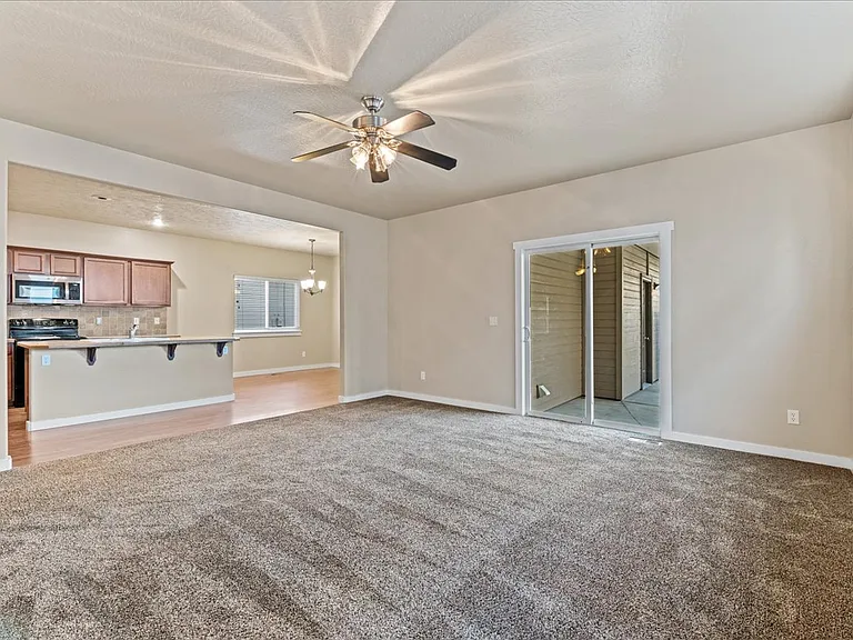 115 W Lava Falls St — Photo 10