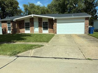 4076 Fox Island Dr, Florissant, MO 63034