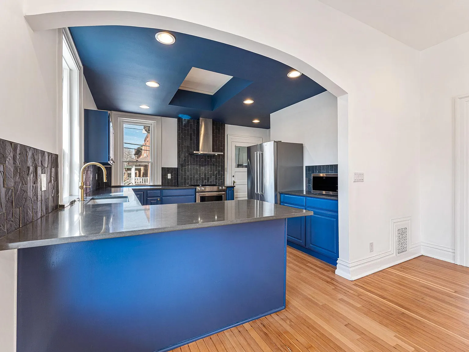 2 bed, 1600 sqft, $3,500 — Photo 1