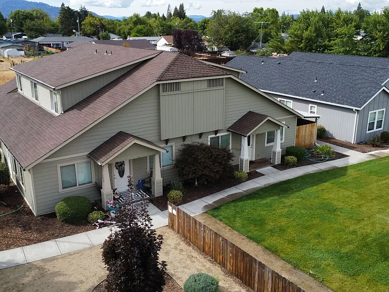 171 Mellecker Way — Photo 3
