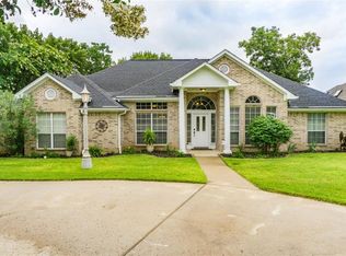 903 Martha Becker Dr, Lindale, TX 75771