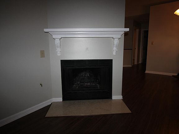 5th image of 4252 Canterbury Green Way
