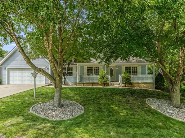 504 Kindred Dr, Smithville, MO 64089