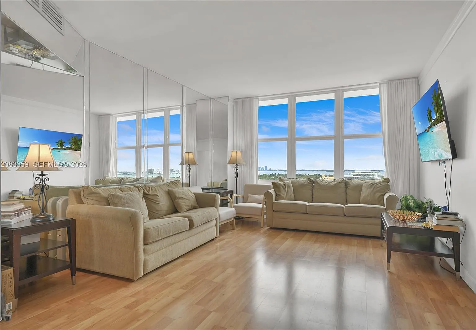 Mimosa Condo — Photo 1