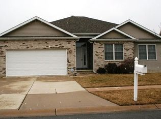 457 Krinbill Ln, Crown Point, IN 46307