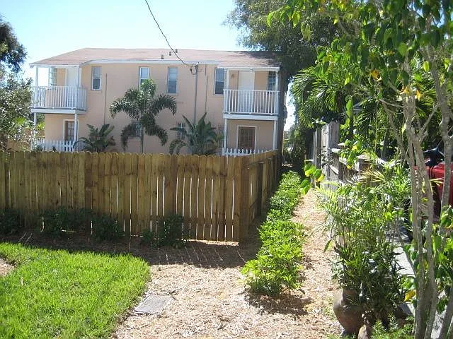 844 10th Ave N — Photo 3