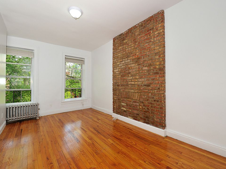 1st image of 453 W 47th St #4D