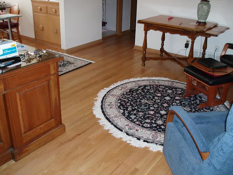 406 E Henry Clay St — Photo 9