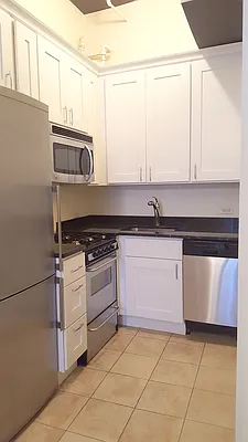 Rented by Manhattan Spaces | media 17