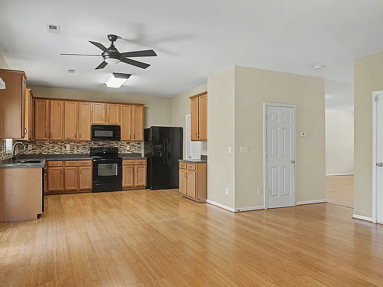 2917 Liddington Rd — Photo 9