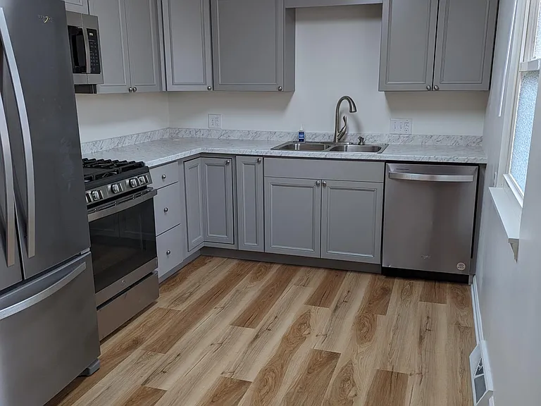 19 W Boxwood Ave — Photo 2