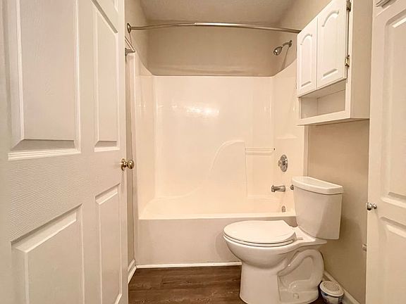 4th image of 102 Stewart Pl