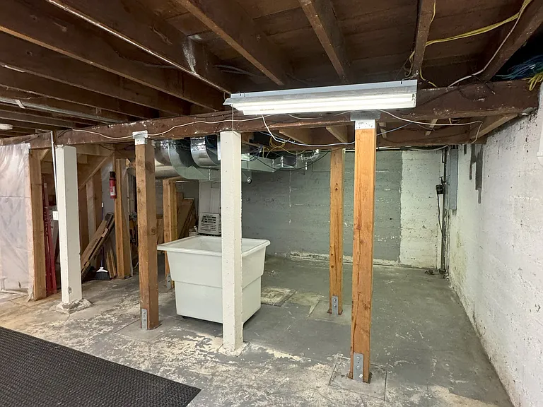 37 NE 47th Ave — Photo 18