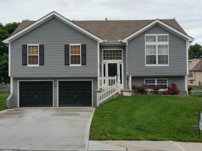 203 Broadmoor Dr, Raymore, MO, 64083