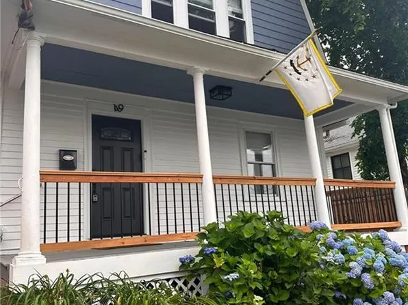 49 Woodbine St, Providence, RI 02906