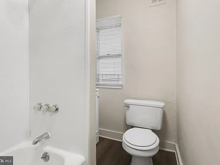 335 Poplar St — Photo 18