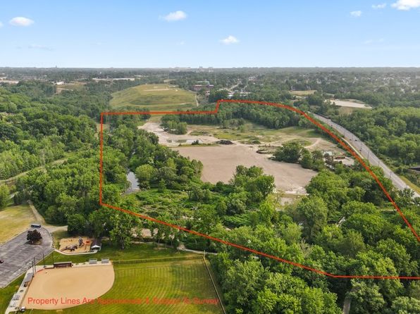 5000 Warner Rd, Cleveland, OH 44125