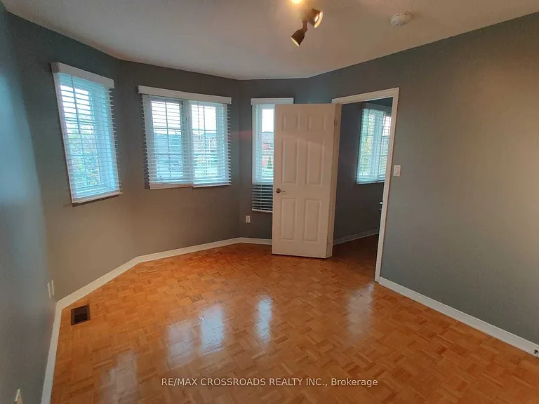 673 Bristol Rd W — Photo 10