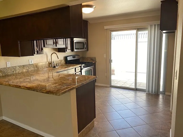 8041 Worthy Dr — Photo 3