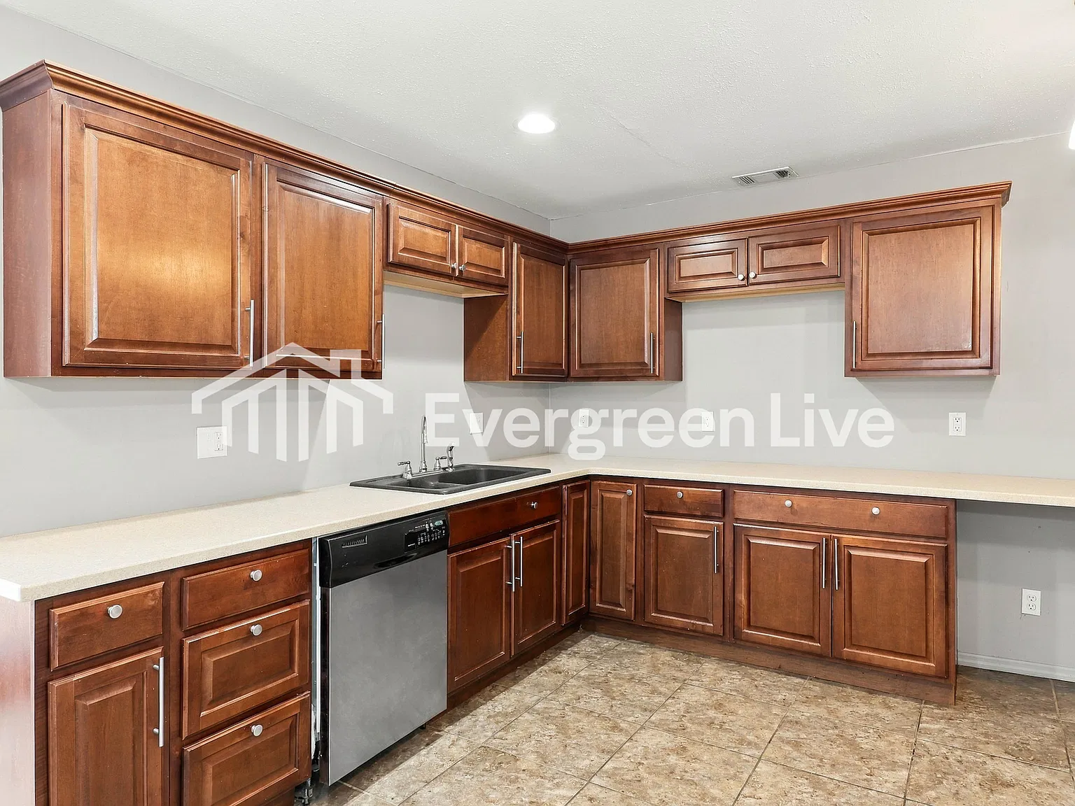 4 bed, 3.0 bath, 2301 sqft, $1,845 — Photo 4