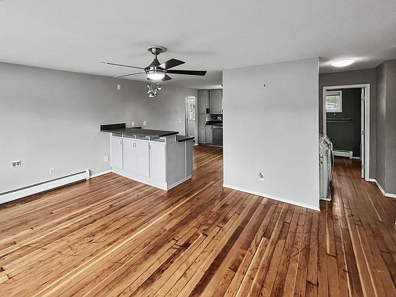 3rd image of 3330 E 41st Ave
