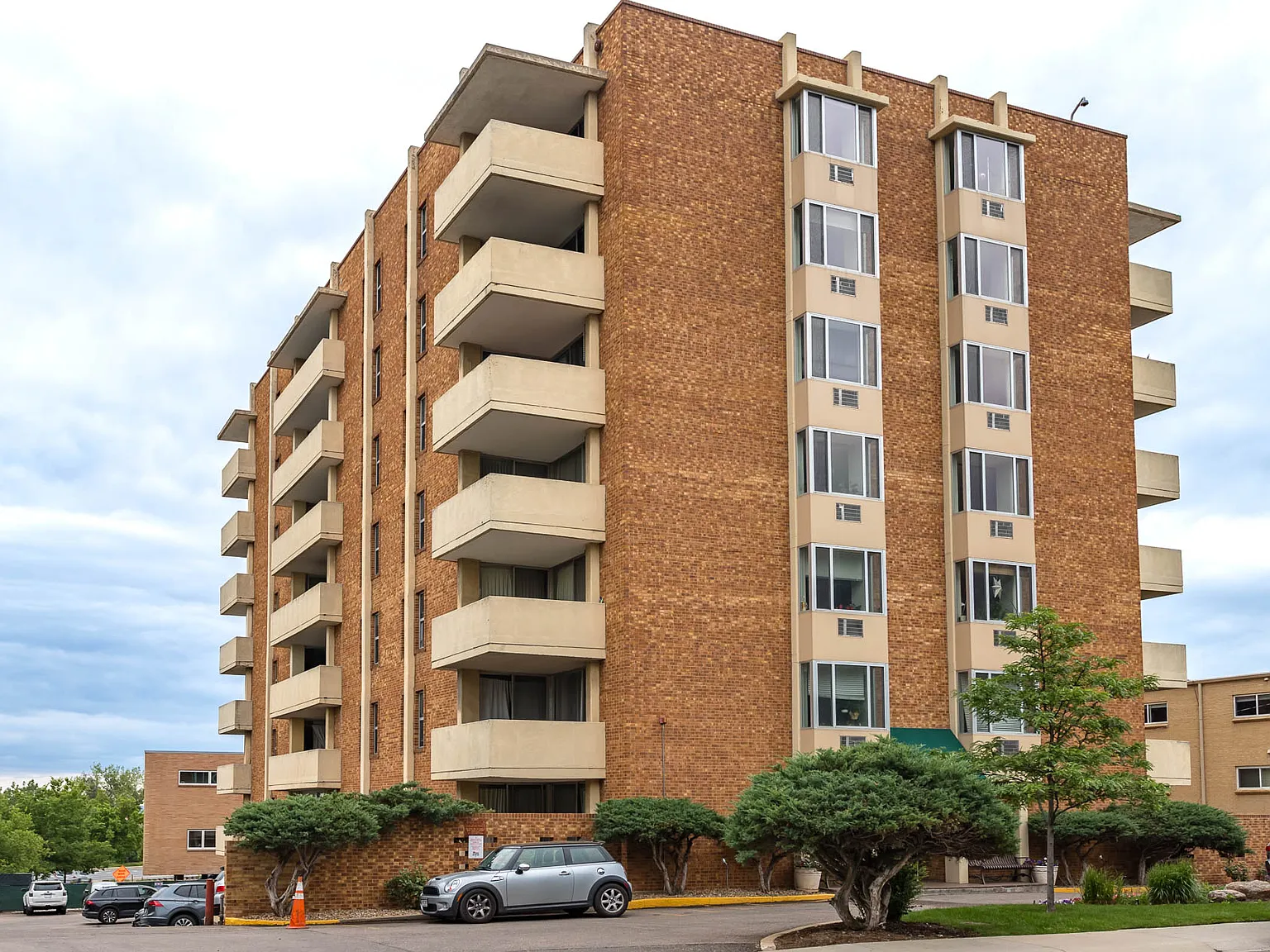 1 bed, 720 sqft, $2,050 — Photo 2