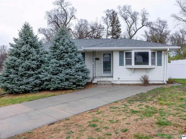 2006 Fairview St, Bellevue, NE 68005
