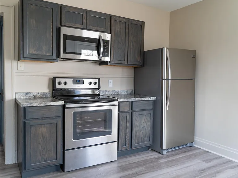 209 Clinton St — Photo 8